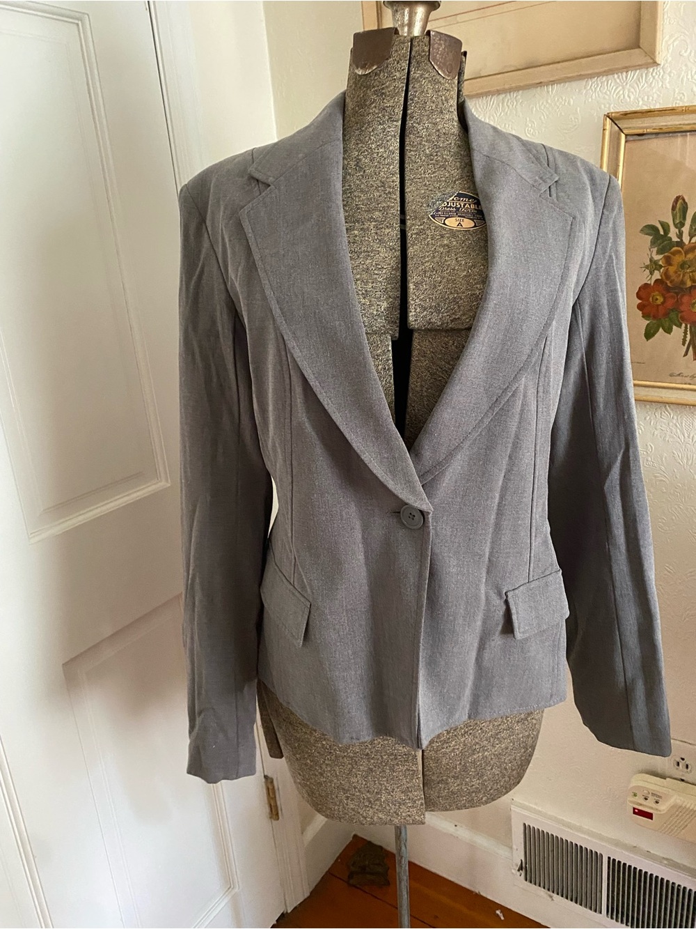 Express Gray Single-Button Women's Blazer Size 12 Career Workwear minimalist